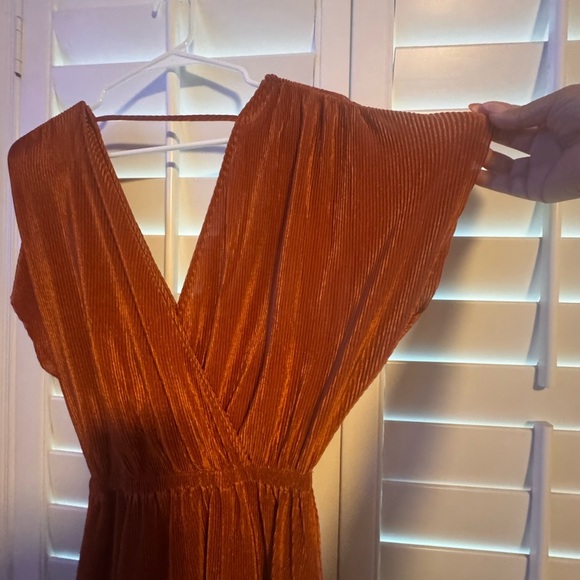 FLORET STUDIOS
Plissé Pleated Surplice Dress In Copper - Picture 5 of 6